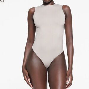 Skims Essential Bodysuit Sleeveless Crew Neck
